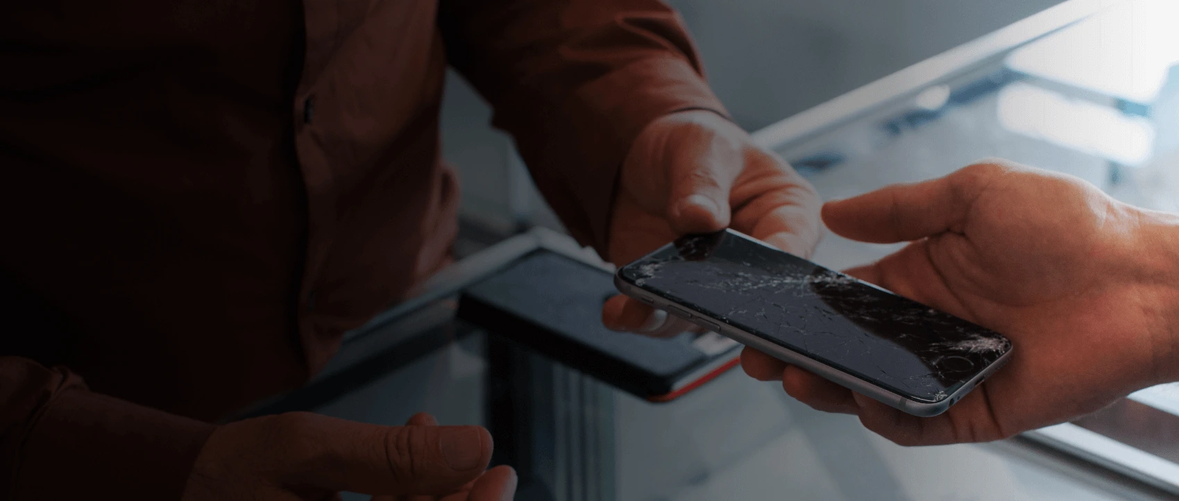 Advantages of Fixing a Cracked Iphone Screen - Tachi Gallery